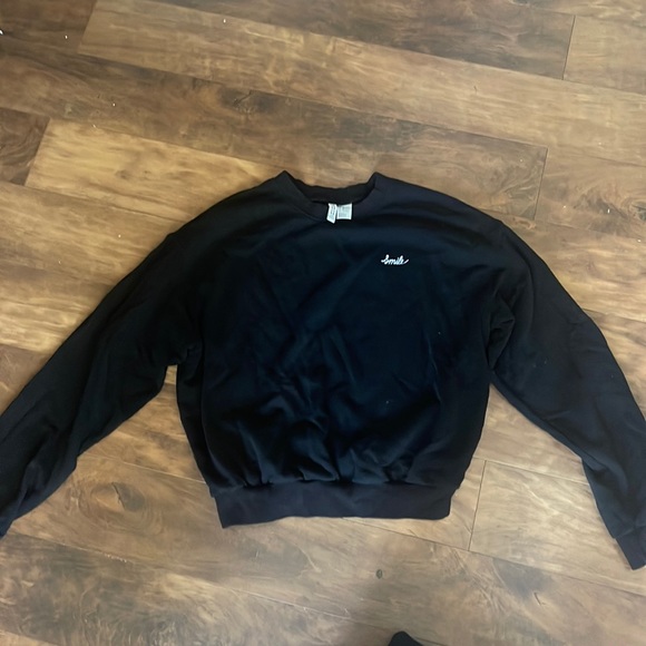 Black “smile” crewneck size medium - Picture 1 of 2